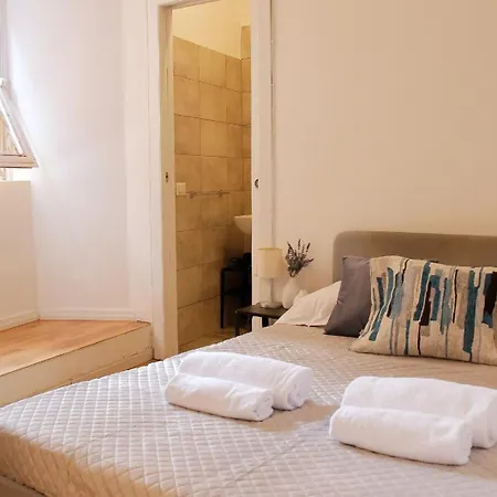 Helmirage Luxury Parlamento