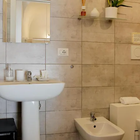 Helmirage Luxury Parlamento Guest house 4*